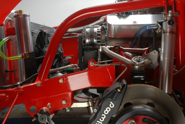 Ежедневен NASCAR автомобил. Базиран е Chevrolet Impala SS от 2009 година 