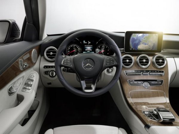 Mercedes-Benz C-Class 