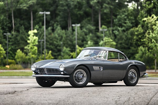 BMW 507 се смята за наследник на емблематичното 358, като през годините самото то се превърна във вдъхновение за немалко модели на баварския производител. От този автомобил са произведени едва 252 бройки, но той стана толкова популярен, че успя да привлече за клиенти знаменитости, сред които беше дори Елвис Пресли.