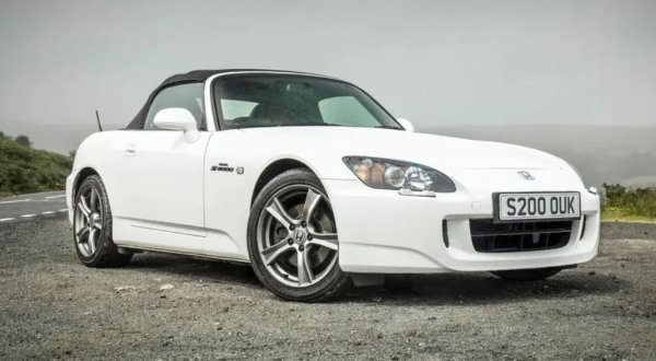 От десетилетия Honda разработва едни от най-впечатляващите 4-цилиндрови двигатели, които автомобилната индустрия някога е виждала. Всичко започна в края на 80-те години с B16, двигателят, който донесе системата VTEC на света.