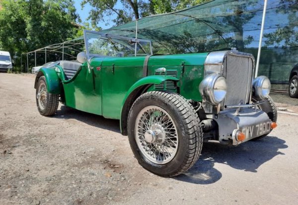 Британски спортен автомобил от 1966 година с 82 конски сили максимална мощност. Предлага се във Видин и според продавача е в отлично състояние и в движение. 
