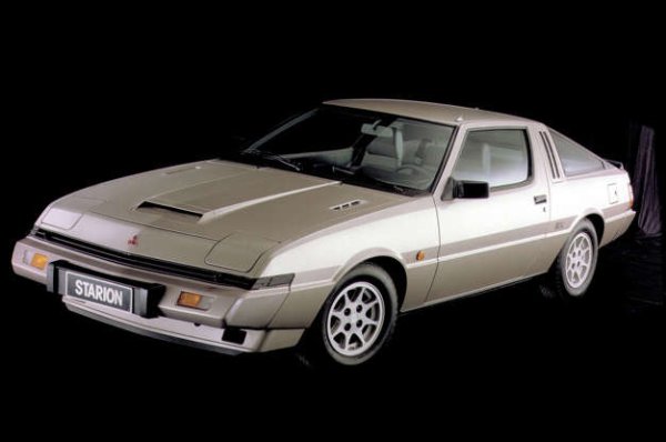 Продаван като Colt Starion във Великобритания (на снимката &ndash; известен по-късно като Mitsubishi Starion), този доста спретнат спортен хечбек може да се купи в САЩ като Chrysler, Dodge или Plymouth Conquest. Клиентите от от САЩ също биха могли да купят тази кола като Mitsubishi Starion. 