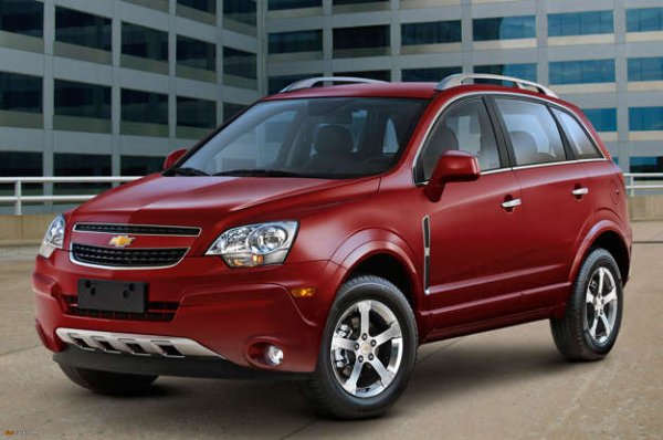 За да бъдем честни към GM, подходът на концерна към този компактен SUV беше наистина впечатляващ, защото моделът имаше уникална идентичност на всяка територия, на която беше предлагана.  Австралийците го купувафа като Holden Captiva, британците като Vauxhall Antara, докато другаде в Европа той беше Opel Antara. Продаван като Saturn Vue в Северна Америка, в Южна Америка той беше Chevrolet Captiva Sport (на снимката), докато южнокорейците познаваха колата като Daewoo Winstorm MaXX.