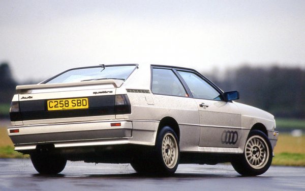 Пресата посреща ентусиазирано Quattro, като с този автомобил и обикновените шофьори могат да се почувстват като рали пилоти.