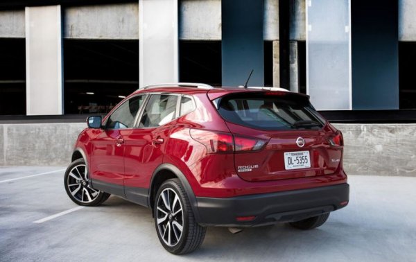 Nissan има няколко мултимилионни модела, но като цяло най-успешен е Qashqai, който в Щатите се продава като Rogue Sport. Кросоувърът се превърна в хит още след излизането си на пазара, като само за първите 21 месеца от завода в Англия излязоха над 500 000 бройки. Това означава, че на всеки 62 секунди е била произвеждана една кола.
