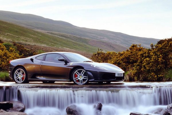 Изключително, рядко и трудно за намиране - именно такова трябва да бъде едно Ferrari.  От всички модели с игривото конче 430 най-малко отговаря на тези изисквания. Общо са произведени 17 500 единици, като около 1/3 от тях се падат на версиите "спайдър", Scuderia и 16M. Може и да е прекалено масово като за Ferrari, но 430 е и забележителна кола.
