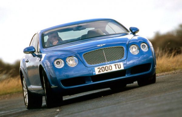 Bentley продаваше по около 800 коли на година, преди да се появи Continental GT, така че дори в компанията не бяха подготвени за успеха на лъскавото купе. Любопитното е, че моделът е много популярен и на старо. През 2018 г. се появи и неговото ново поколение, което също се продава добре.
