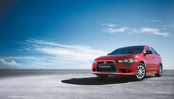 2,0-литровият двигател 4B11, разработен заедно с Kia през 2005 година, демонстрира отлична надеждност. Той се монтира също така в модели на Dodge, Jeep и Chrysler. При фабричен ресурс от 250 000 км реалният пробег може да надхвърли 350 000.

Двигателят не е взискателен към качеството на моторното масло - при температури над -7 градуса може да се използван минерални масла с вискозитет 20W50. Трябва да се обърне внимание на състоянието на ангренажната верига, която може да изисква подмяна след 150 000 км.
