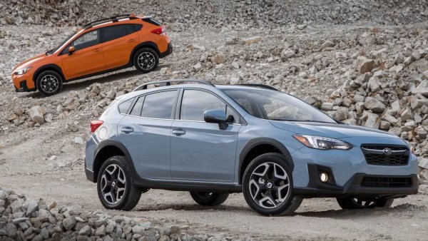 Среден ценови диапазон: 17 000-24 000 долара.

Компактен кросоувър за тези, които искат пространство и възможности в по-малък пакет. Този автомобил е безспорен успех, защото се харесва на купувачите заради практичността си, като това е подкрепено от прочутото качество на Subaru. Предишното поколение носеше 2,0-литров редови четирицилиндров, докато 2,5-литровият двигател стана опция през 2019 г.

Subaru никога не се е отличавал с интериора на колите, но този е функционален, а седалките са удобни. Това е перфектният автомобил за всеки с приключенски начин на живот и можеше да стане само по-добър, ако се предлагаше с хибридно задвижване.
