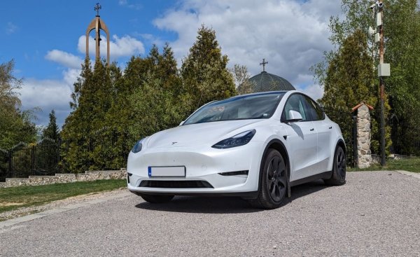 1. Tesla Model 3 - 375 регистрации
2. Hyundai Kona - 247
3. BMW i3 - 196
4. Renault Zoe - 173
5. Dacia Spring - 159
6. Tesla Model Y - 150
7. Nissan Leaf - 105
8. VW ID.3 - 83
9. Audi e-tron - 68
10. Tesla Model S - 62

По-нататък: Mercedes EQE - 56, Mercedes EQS - 55, BMW iX - 53, Kia Niro - 41, Fiat 500 - 44, VW ID.4 - 44, Hyundai Ioniq 5 - 44, Smart ForTwo - 40, Peugeot 208 - 39, VW Up! - 37, Nissan eNV200 - 36, Porsche Taycan - 34, Renault Kangoo Electric - 33, Kia EV6 - 32, Audi Q4 - 31, Mazda MX30 - 27, Mercedes EQA - 27, BMW i4 - 26, Peugeot 2008 - 26, Tesla Model X - 26, Opel Corsa - 25, Hyundai Ioniq Electric - 23. 




