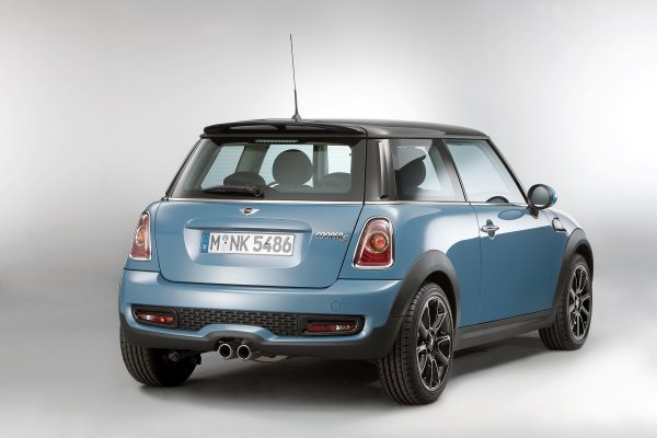 MINI Cooper S Bayswater - класическият разбойник