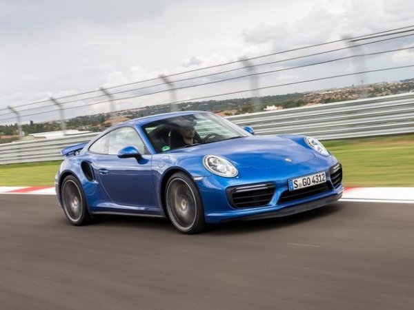 Както и в редица други класации, на първо място е спортното купе Porsche 911. Все пак се отчита, че това не е особено обективно, тъй като тези коли имат по-малък пробег от останалите – около 40 000 км за 4-5 години. Стастистиката при тях показва 3,6% са получили повреди.