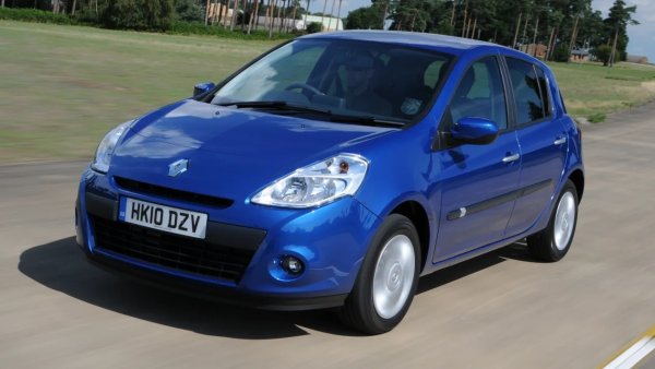 Моделът от трето поколение е доста просторен, според стандартите на B-класа. Има проблеми с електрониката, но като цяло е надежден. Освен това Clio е доста сигурно за времето си.

Плюсове: просторен салон; високо ниво на сигурност.

Минуси: базовите двигатели нямат добра мощност; няма много добра управляемост.
