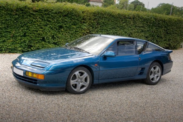 През 1991 година е представен последният модел на Renault Alpine &ndash; A610, който на практика е фейслифт на А310. Двигателят е нов &ndash; 3-литров, максималната скорост нараства на 265 км/ч, но и това не успява да спечели клиентите.
Производството на А610 приключва на 7 април 1995 година, а в завода в Диеп започват да се сглобяват роудстърът Renault Sport Spider и легендарният хотхеч Renault Clio Williams.
