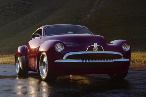 Концептът Efijy е романтично завръщане към корените, фантазия за това как би изглеждал първият Holden. Вярно, появата му е почит не на модела 48-215, а на по-късния FJ Holden. Дизайнът е направен в най-добрите традиции на ретро колите. В интериора - комбинация от хай-тех и класика: салонът има сателитна навигация, стерео система с мощност 2000 вата и LED-подсветка в комбинация с дървен под и хромирани бутони. Концептът се задвижва от 6-литров V8 двигател, който развива мощност от 645 конски сили.