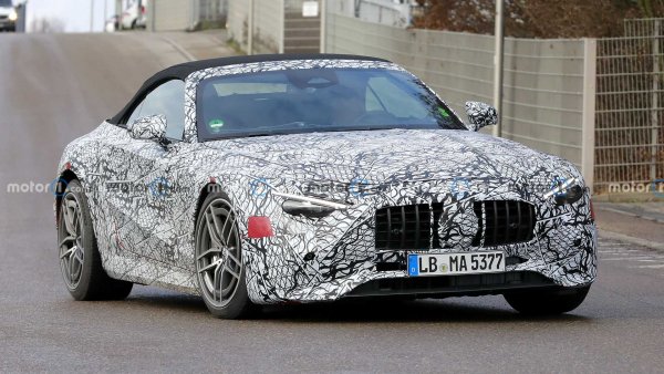 Mercedes SL е едно от най-известните имена в историята на марката, като новото поколение ще бъде още по-спортно. За това се грижи именно AMG, заради което всеки нов SL ще бъде разработван от спортното подразделение. Технически AMG SL ще получи технологии, които ще видим при следващото GT. Стандартния вариант SL 63 ще разрита на мека хибридна система, а plug-in хибридната технология от GT Coupe 4 73е ще се появи през 2022 г.

Име: Mercedes-AMG SL 

Дизайн: Роудстър

Двигатели: Безин с мек хибрид и plug-in хибрид

Старт на продажбите: Декември 2021 г.

Цената: Все още не е известна.