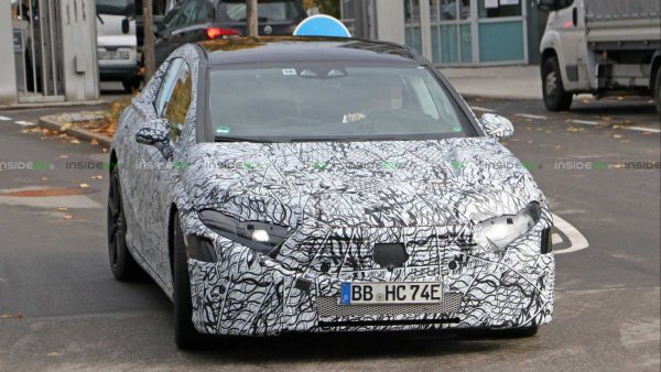 Докато EQS се подготвя за битката с големите електрически седани от Tesla и BMW, версията AMG EQS ще се конкурира с Audi RS e-tron GT и Porsche Taycan. С тези цел спортната версия получава два електрически мотора с комбинирана мощност от 600 к.с.

Име: Mercedes-AMG EQS 

Дизайн: Седан

Двигатели: Електрически

Старт на продажбите: Октомври 2021 г.

Цената: Все още не е известна