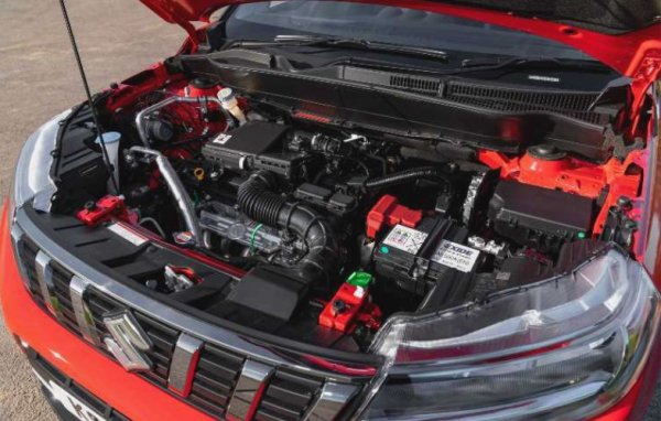 Suzuki поддържа репутацията на надежден и прост кросоувър. Новото поколение получи мек хибрид и двигател с турбокомпресор. С тегло под 1300 кг, колата може лесно да се побере в 6 литра дори на магистралата.