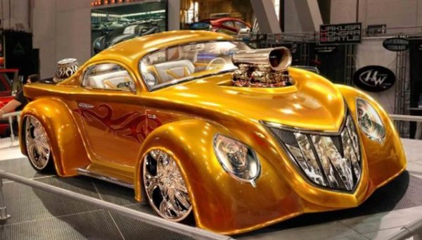 Той е много рядко срещани и това си има съответното обяснение. Въпреки факта, че много хора свързват златото върху кола с шокиращо, бляскаво и следователно &bdquo;глупост&ldquo;, любителите на този цвят имат развит интелект, силен характер, ценят комфорта и знаят как да правят пари.