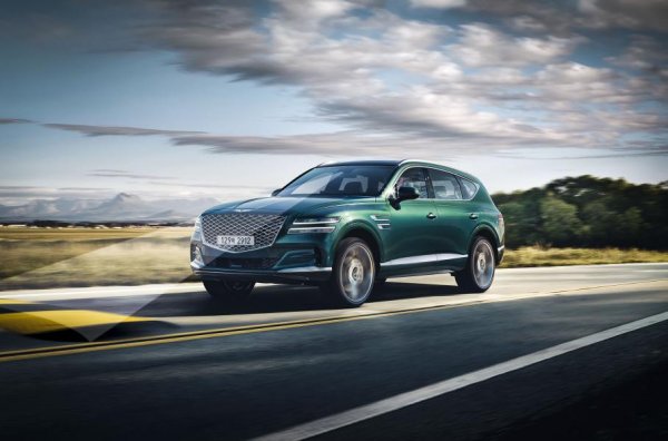 Корейската премиум-марка Genesis, която принадлежи на Hyundai Motor, определена е сред най-активните на пазара в последно време. Дебютираха второто поколение на седана G80, както и соченият за съперник на германските SUV-модели GV80. Именно при него беше представен новия дизайнерски език на марката, както и новата платформа с надлъжно разположение на мотора.