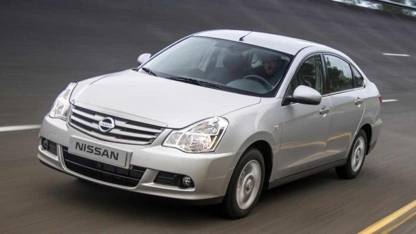 Повечето проблеми, с които се сблъскват собствениците, са свързани с възрастта и нормалното износване, а не с конструктивни недостатъци. Ангренажният ремък изисква наблюдение и редовна подмяна, в противен случай, ако се скъса, ще огъне клапаните. Ако обаче състоянието му се следи редовно и ролките с помпата бъдат сменени навреме, няма сериозни рискове.

С течение на времето могат да се появят малки течове на масло, най-често през уплътненията или гарнитурата на капака на клапаните. Понякога термостатът "напомня за себе си", а от електрическите компоненти първите, които се повреждат, са датчиците за коляновия вал и оборотите на празен ход. Известни са обаче много случаи, при които този двигател е издържал до 500 000 км без основни ремонти.
