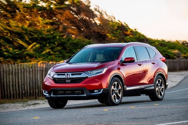 Най-добър средноразмерен кросоувър - Honda CR-V
