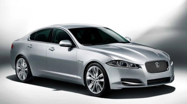 Двигател: 5,0-литров V8

Мощност: 470 к.с.

Скоростна кутия: 6-степенна автоматична

Задвижване: към задните колела

Ускорение от 0 до 60 мили в час (97 км/ч): 4,9 секунди

Jaguar обнови външния вид на XF през 2011 г., но той все още печели наградата за най-мощната кола, която можете да закупите за по-малко от 10 000 долара. Неговият V8 развива зашеметяващите 470 к.с., но трябва да сте внимателни и да търсите кола с чиста сервизна история. В противен случай може да си навлечете неприятности &ndash; най-вече допълнителни разходи.