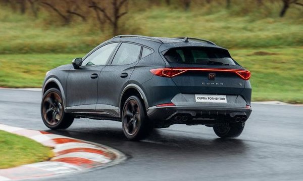 Кросоувърът на новообособената премиум марка на Seat е една от пазарните сензации в Европа тази година и за кратко дори бе най-продаваната кола в сегмента. Ръстът спрямо миналата година е цели 75%. 
