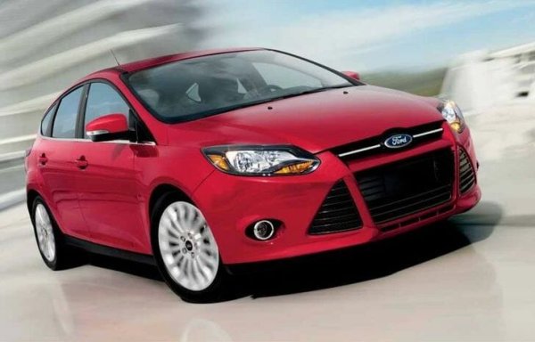 Ford Focus е един от най-високо оценените автомобили в своя клас през 2010 г., но след това моделът бързо изпадна в немилост. Експертите от Consumer Reports са категорични, че версиите от 2012 до 2016 г. трябва да бъдат пропускани при избора на кола втора употреба.

Най-големият проблем е свързан със скъпия ремонт на скоростните кутии, поставяни на Focus от този период. Той със сигурност ще глътне парите, които новият собственик е успял да спести при покупката на модела.