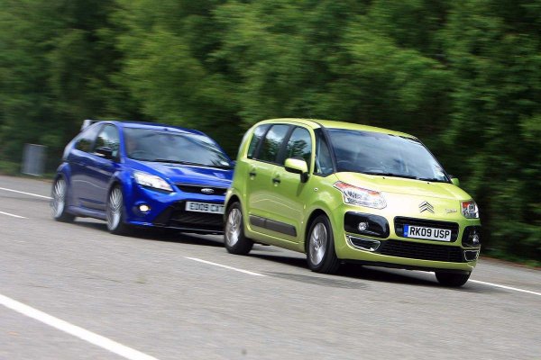 Много шофьори просто не си представят какво ще се случи, ако не спазват необходимата дистанция. Ако колата пред вас спре рязсо, шансовете да избегнете сблъсък клонят към нулата. Затова е важно да се спазва правилото за 2 секунди, при което се използва ориентир край пътя.