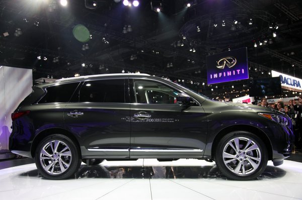  Лос Анджелис 2011 - Infiniti XJ