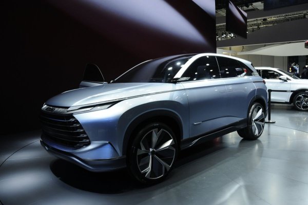 Нейното позициониране е някъде между масовия и премиум сегмента, така че може да навлезе в региони като Латинска Америка, Близкия изток и Югоизточна Азия, където не всеки може да си позволи първокласен електрифициран автомобил.  BYD представи шест производствени модела от януари 2022 г.