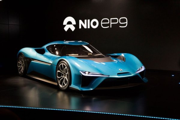 Ако не бяха Tesla и германските премиум марки, NIO лесно можеше да бъде основен автомобилен играч в наши дни. Компанията обаче се бори успешно срещу тези конкуренти и се превърна в &bdquo;китайската Tesla&ldquo;, като има по-широка гама модели от американския производител.