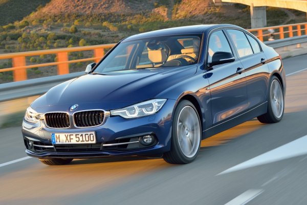 Шестото поколение на модела поставя началото на нова революция &ndash; F30 се предлага в нови стилистични линии, удължена база за Китай, хибридно задвижване и дори 3-цилиндров двигател след фейслифта.
