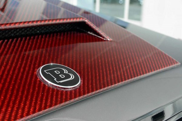 Mercedes-Benz G63 AMG 6x6 получи червен карбон от Brabus 