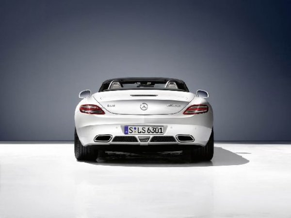  Mercedes-Benz SLS AMG Roadster