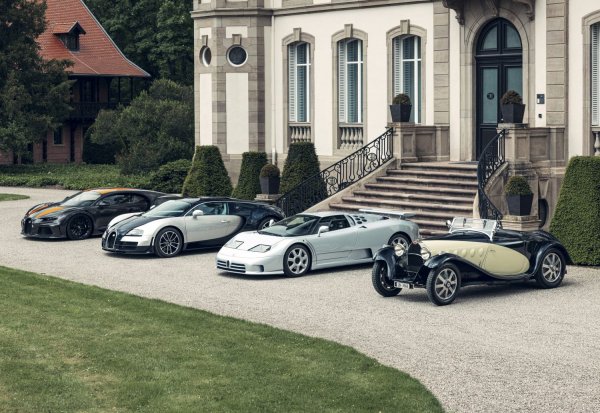 Това е годината в която Bugatti представя Type 55 Super Sport на автомобилното изложение в Париж. Това е първият модел от "династията" Bugatti Super Sport, като се задвижва от 2,3-литров 8-цилиндров двигател със 160 к.с. Максималната скорост надхвърляла 180 км/ч, което е било истинска лудост в онези години.