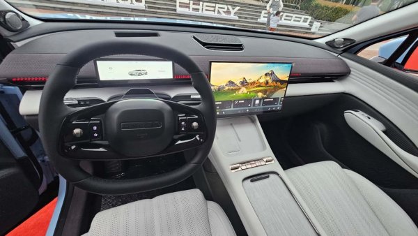 Електрическият пробег в китайския цикъл CLTC е 95 км, а общият пробег - с пълен резервоар и заредена батерия, е 1250 км.
