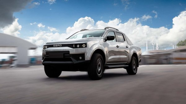 Не трябва да се забравя и завръщането на испанската марка Ebro, известна до 1987 г. със своите търговски, селскостопански и офроуд автомобили, която е готова да предложи нови автомобили от 2024 г.

Възраждането на Ebro идва благодарение на съвместно предприятие между испанските EV MOTORS и Chery Automobile за управление на завода в Барселона, където ще се произвеждат новите модели, започвайки с електрически пикап.

Първият SUV с марка Ebro ще бъде представен на 22 май в Мадрид.
