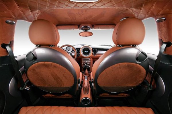 Mini Cooper The Italian Job - доработка на Mini Cooper S от българското студио Vilner