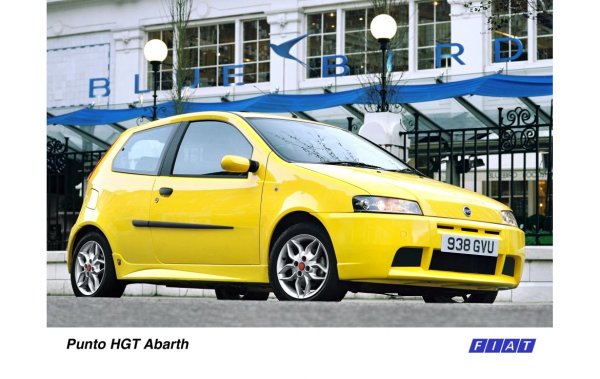 Второто поколение на Punto също имаше "гореща" версия и нейното означение беше HGT. Под предния й капак работи 1,8-литров атмосферен 16-клапанен двигател със 130 к.с., максималната скорост е почти 210 километра в час. 

На базата на този модел има и още по-наточено изпълнение Abarth с допълнителни спортни елементи по каросерията.