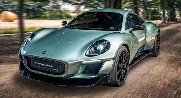Caterham изуми тълпите на Фестивала на скоростта в Гудууд през 2023 г. с визията си за електрическа спортна кола: три седалки, 1190 кг тегло, пробег от над 400 км и цена под 80 000 паунда. Производството може да започне веднага след 2026 г., с темп от около 2000 автомобила годишно.