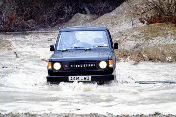 Mitsubishi Shogun или Pajero (Montero в Испания), както е известен в повечето части на света, излезе през 1981 година. Той се вписа идеално между Land Rover Defender и Range Rover, предлагайки размера и офроуд способностите на първия с многото удобства на втория. Купувачите го харесаха много и през 1983 се появи модел с дълга база. 

Двигателите се оказаха доста издръжливи - бензинови и дизелови, а към гамата се присъедини и плавен 3,0-литров V6. Той се използва и във второто поколение , което е пряк и сериозен конкурент на Land Rover Discovery.

Mitsubishi доказа стойността на колата, като участва в състезанието за издръжливост Париж-Дакар, печелейки класа 12 пъти между 1984 и 2007  в своя клас. През това време компанията отбелязва и 150 етапни победи, за да бъде най-успешният производител в историята на митичното състезание.