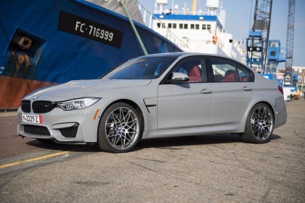 Името му идва от легендарния овал в Италия, а това тъмно сиво вече се асоциира със спортни и по-мощни модели.