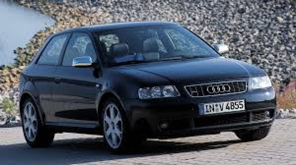 Когато се появи през 1998 година, Audi S3 беше спортен компактен модел с 1,8-литров бензинов турбомотор, развиващ 210 к.с. Той се съчетава със система за задвижване на четирите колела quattro и отлично шаси, а освен това разполага с хромирани огледала, 17-цолови джанти и спортни седалки Recaro.

През 2001 година Audi увеличи мощността на двигателя до 225 к.с., като дори тази версия се вмества в зададения бюджет. Преди купуване обаче колата трябва да бъде внимателно огледана, тъй като, както вече стана дума, поддръжката и сервиза на Audi не са никак евтини.
