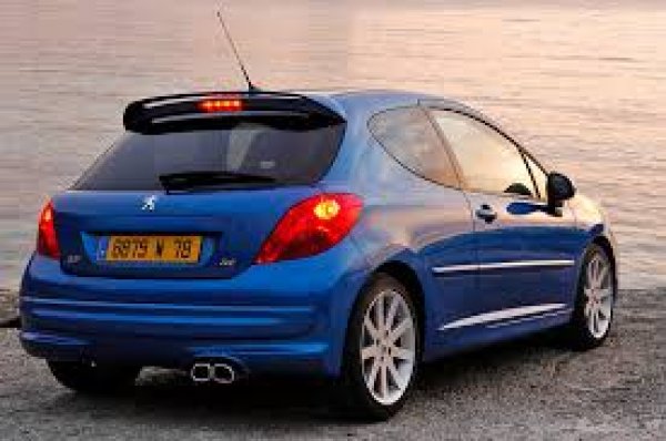 Това Peugeot беше едно от най-популярните превозни средства в някои държави от Европа между 2006 и 2012 година. По-спортната му версия, известна като Peugeot 207 RC, има забележителен бензинов двигател с турбокомпресор 1.6 THP, развиващ 175 к.с.

Това обаче е рядък модел на пазара на втора ръка, но пък малкото бройки, които са пуснати за продажба, обикновено имат пробег от по-малко от 100 000 км и са в сравнително добро състояние.