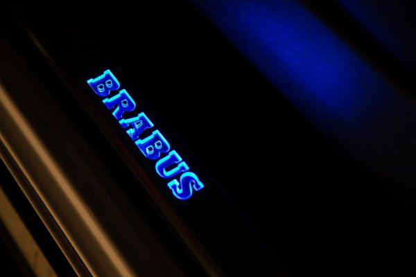 Brabus B63S - 700 Widestar за полицията в Дубай