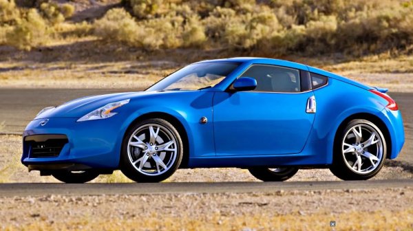 Z-автомобилите на Nissan винаги са означавали производителност и в динамичната обстановка на съвременния автомобилен пазар 370Z е един от най-добрите примери за това. Философията на Nissan е да създаде способна платформа и да се придържа към нея за дълго време. Новият Z споделя платформа с 370Z, който от своя страна е базиран на 350Z, но това има своите предимства.

Двигател - 3,7-литров V6

Скоростна кутия - 6-степенна механична/ 7-степенна автоматична

Задвижване - задно 

Мощност – 332 к.с./350 к.с за версията NISMO

Въртящ момент – 366 Нм/374 к.с. за версията NISMO

Ускорение от 0 до 100 км/ч – 5,2 секунди

Максимална скорост – 250 км/ч

