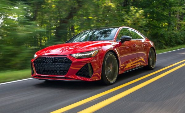 Второто поколение на RS7 разчита на нов 4-литров V8 с мощност от 591 конски сили. Това е само с 14 "кончета" по-малко отколкото тези във версията Performance на предходната генерация.