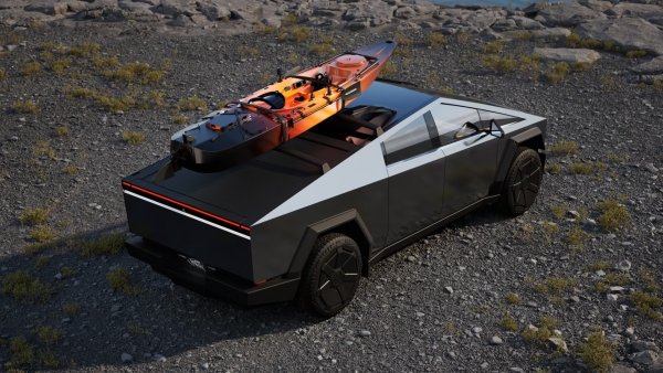 Една от причините Cybertruck да попадне в списъка е, че той изглежда така, сякаш е нарисуван от дете през 70-те години на миналия век и е построен в цеха за производство на метали. Илон Мъск твърди, че Cybertruck може да издържи на 9-милиметров пистолет, което е странна отправна точка за продажба на пикап.

Cybertruck предизвика много противоречия, като записа и шест сервизни акции през 2024, но получи изключително впечатляващи оценки за безопасност от NHTSA. Тази година трябва да се появи и по-достъпна версия със задно задвижване, която да увеличи продажбите.